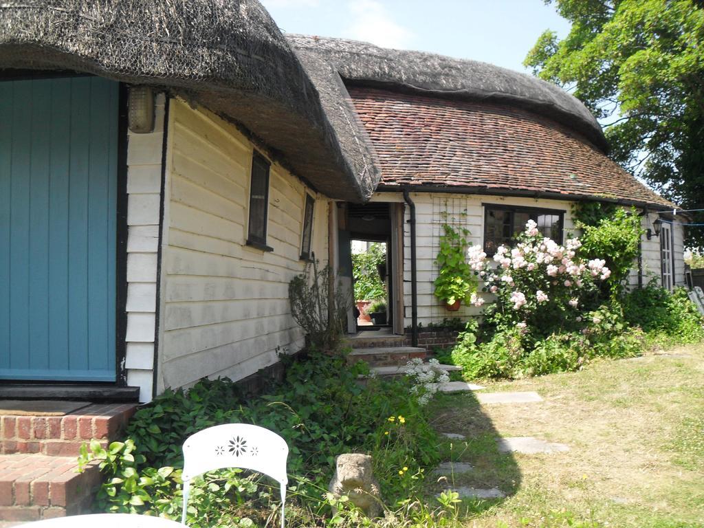 Church Hall Farm Bed And Breakfast Broxted Стая снимка